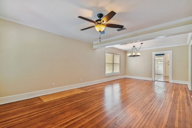 Building Photo - Riverside Heights Historic Bungalow!