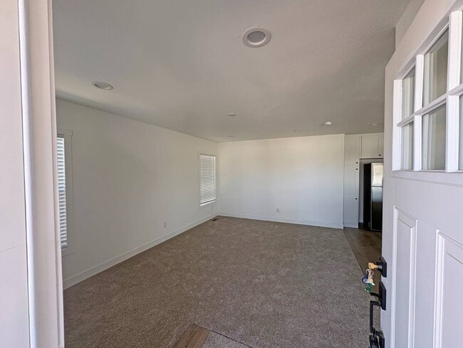 Building Photo - 1700 S State St