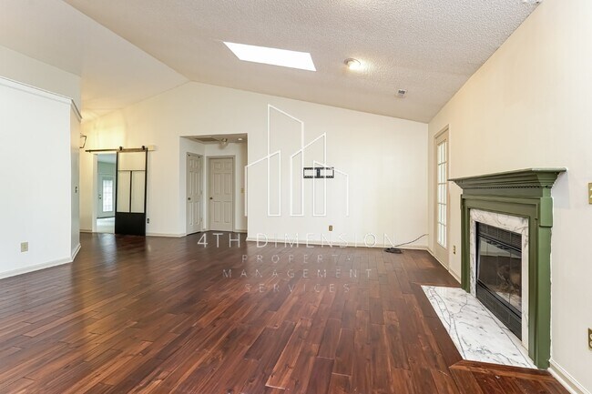 Building Photo - Charming 3-Bedroom Home with 2 Full Baths ...