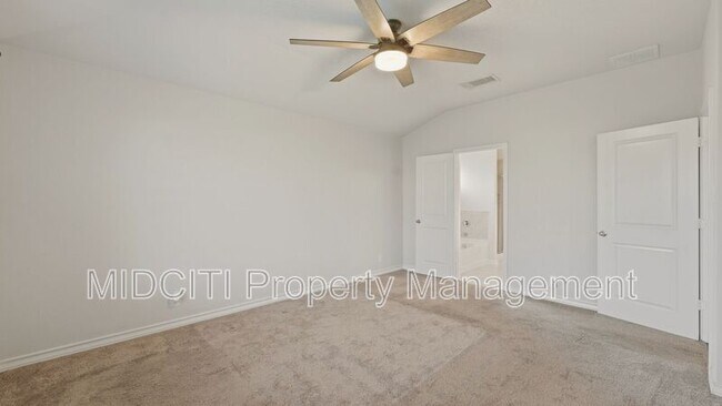 Building Photo - 221 Tule Canyons