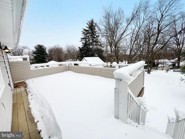 Building Photo - 450 Linden Ave