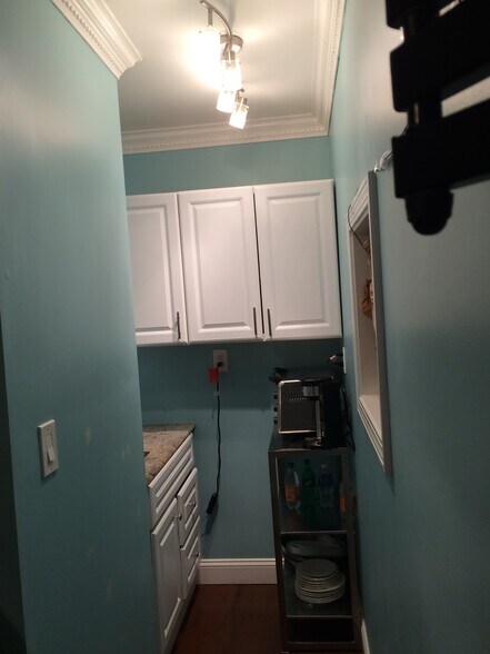 Building Photo - 95 Bynner St