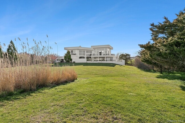 Building Photo - 3 Old Meadow Bend