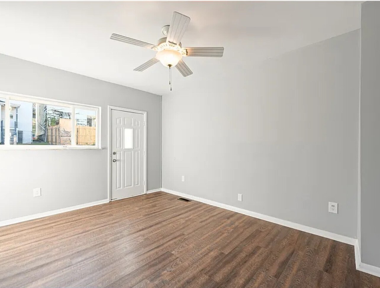 Building Photo - 815 Monongahela Ave