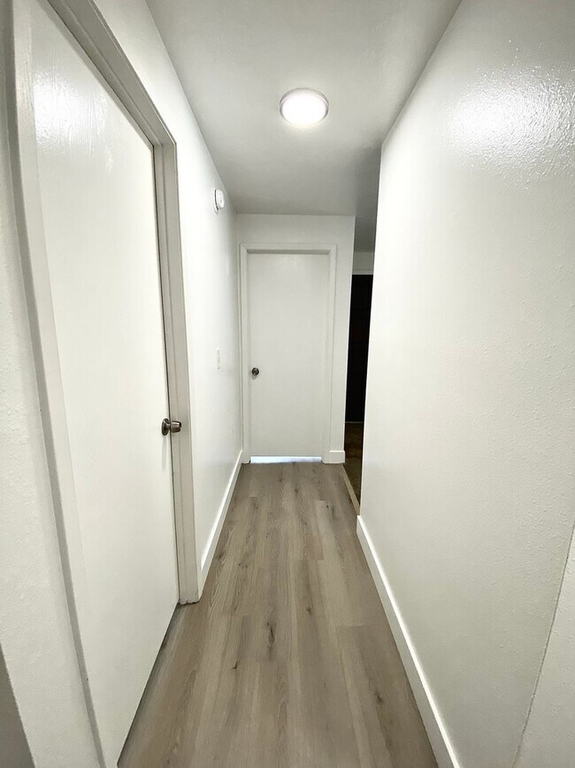 Building Photo - 3 bedroom 2 Bath 2 Car Garage Single Level Home near Micron and BSU