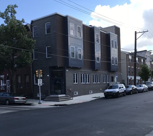 Building Photo - 601 N 39th St