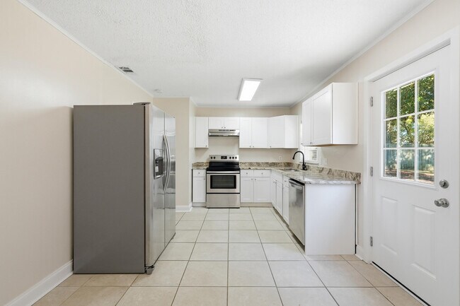 Building Photo - 20 Kohler Dr