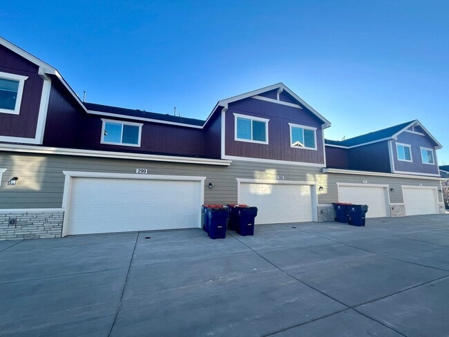 Building Photo - 299 Condor Wy