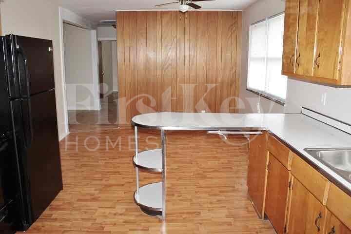 Building Photo - 5750 Wallingwood Dr