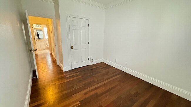 Building Photo - 1040 Nash Dr