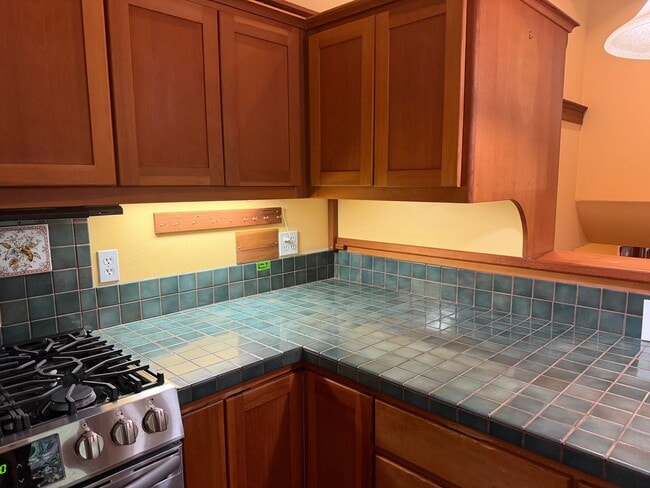 Building Photo - Langley Craftsman in Park-Like Setting and One Small Pet Allowed