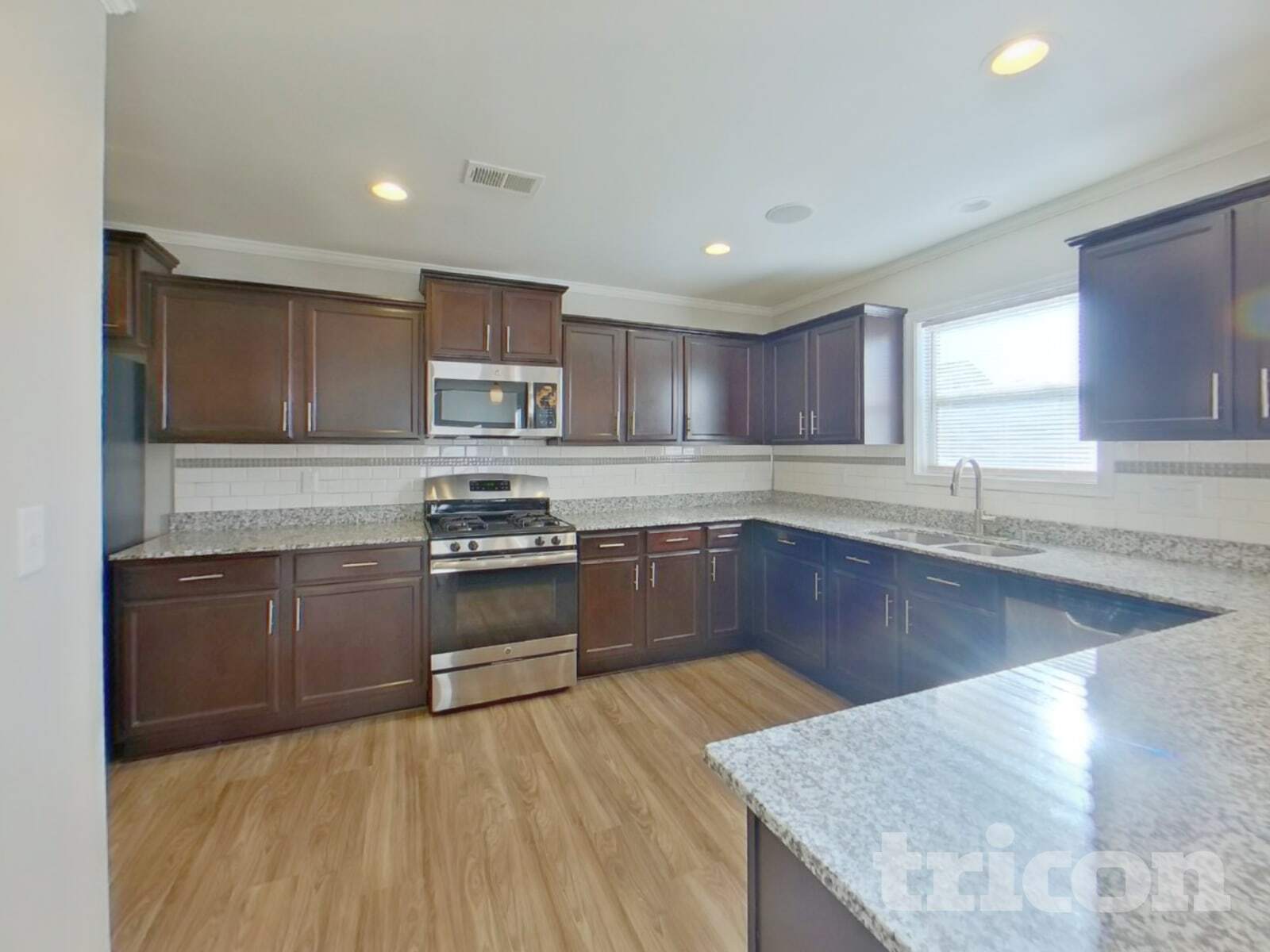 Building Photo - 309 Finch Ln