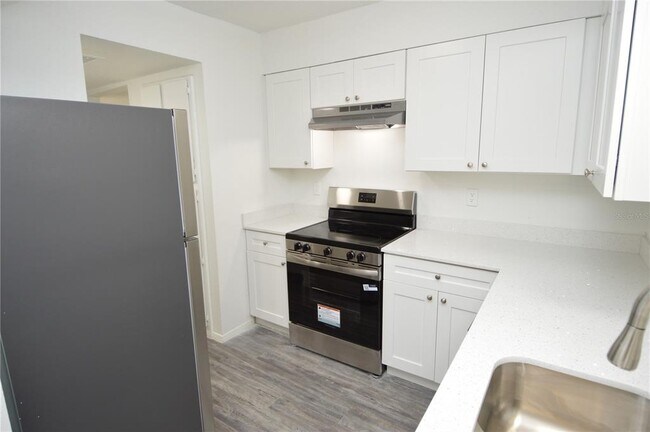 Building Photo - 5004 Castile Pl