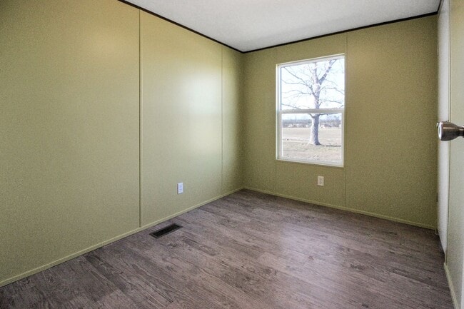 Building Photo - 1310 FM 487