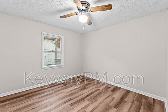 Building Photo - 48 Bluff Pointe Way