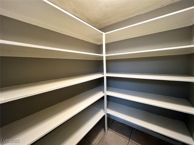 Building Photo - 4628 Michillinda Ln