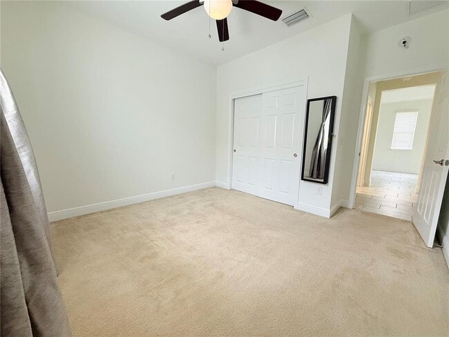 Building Photo - 5057 NW 35th Pl