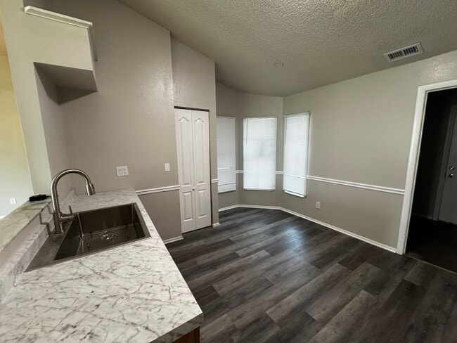 Building Photo - Renovated, Updated & Spacious Home