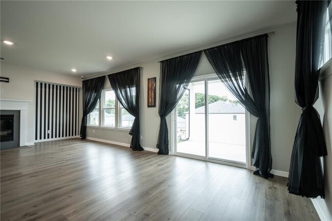 Building Photo - 13 Westerly Sta