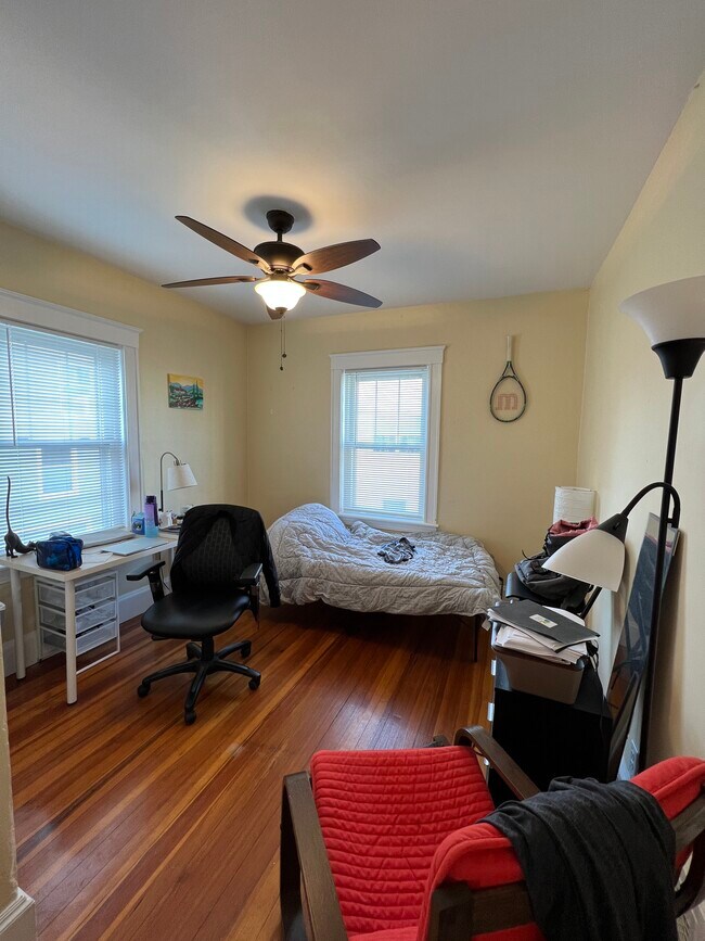 Building Photo - 332 Beacon St