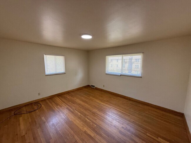 Building Photo - 171 W Patterson Ave