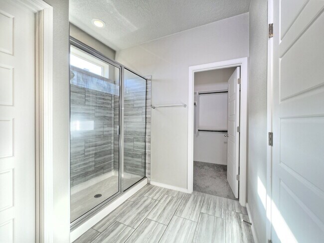 Building Photo - Newer Home in Mountain Hawk