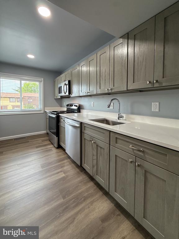 Building Photo - 3036 Virginia Dare Ct