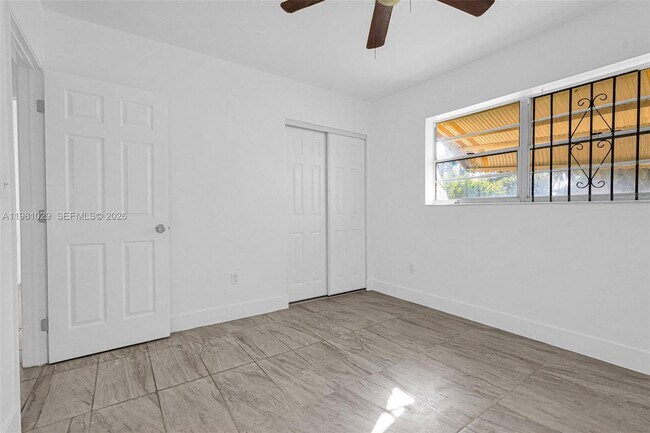 Building Photo - 14602 NE 14th Ave