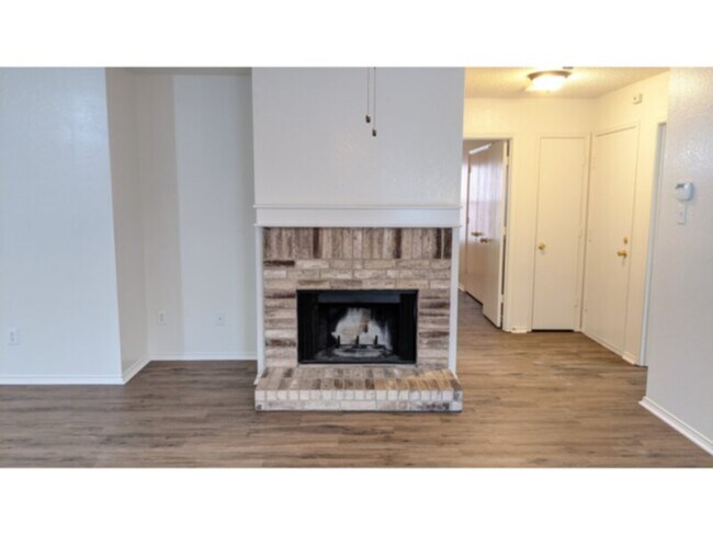Building Photo - Nice Single Story Home in Vineyards at Her...