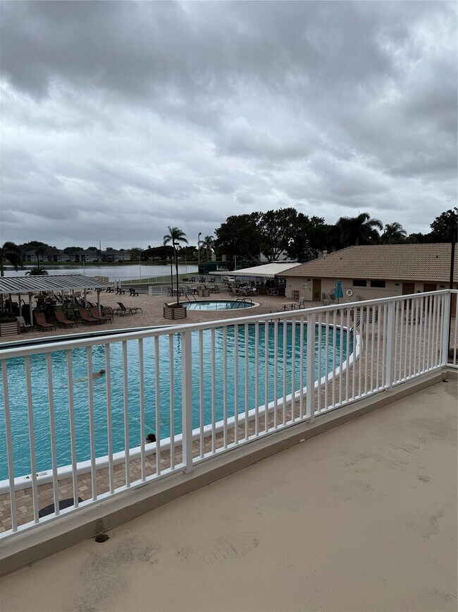 Building Photo - 15126 Ashland St