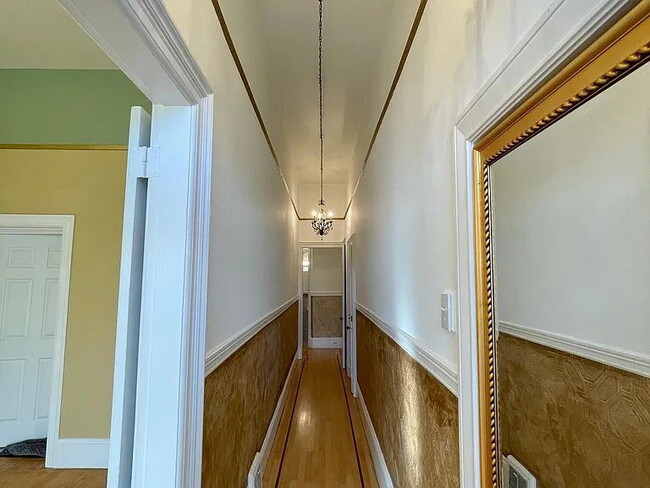 Building Photo - "Charming 2-Bed, 2-Bath Haven in the Heart of San Francisco!"