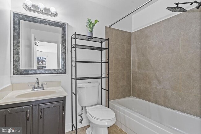 Building Photo - 8730 Grasmere Ct