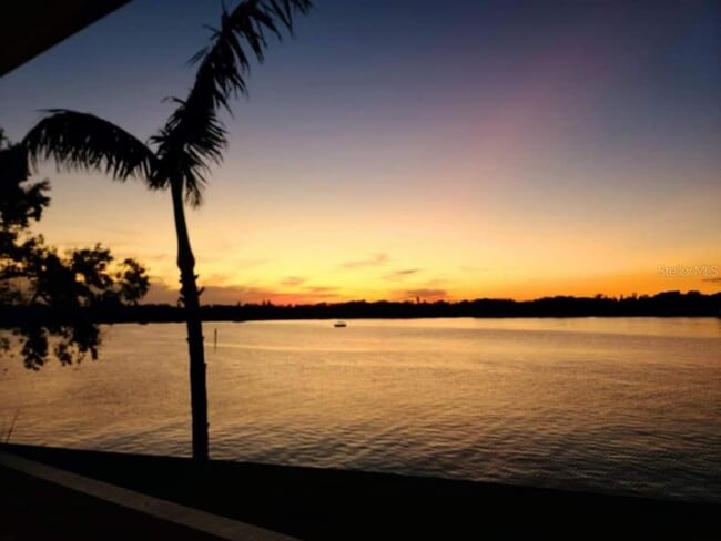 Building Photo - 5107 Salmon Dr SE