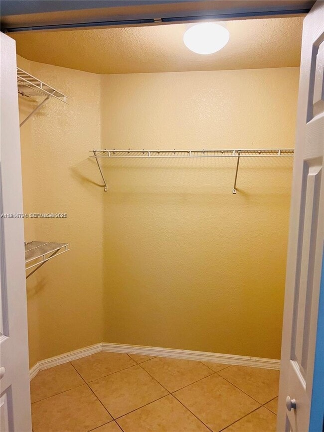 Building Photo - 4537 SW 134th Ave