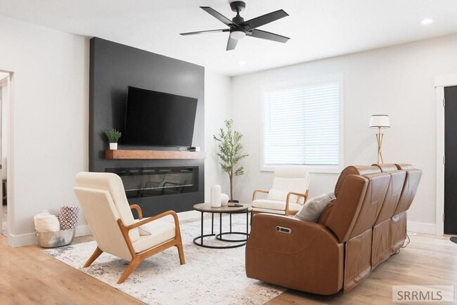 Building Photo - COMPLETELY FURNISHED HOME FOR RENT IN SUGA...