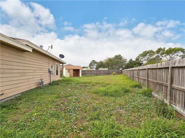 Building Photo - 4 BD 2BTH house in Flour Bluff