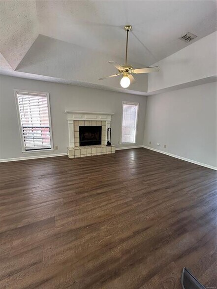 Building Photo - 7204 Brampton Ln