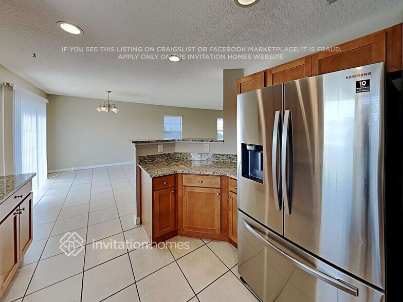 Building Photo - 11041 Golden Silence Dr
