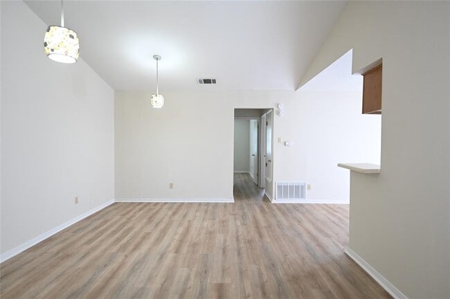 Building Photo - 1003 Crockett St