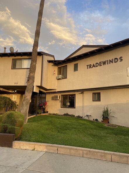 Primary Photo - Tradewinds Apartments