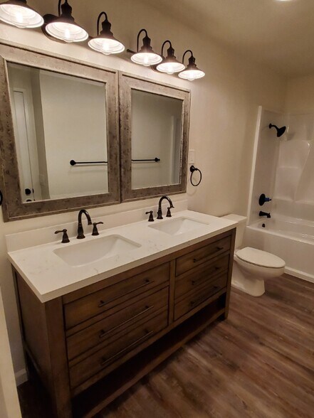 Building Photo - 7047 Camino Degrazia