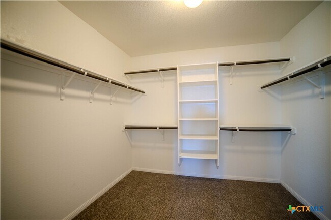 Building Photo - 602 W Vega Ln