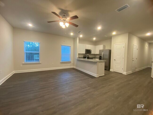 Building Photo - 6677 Spaniel Dr