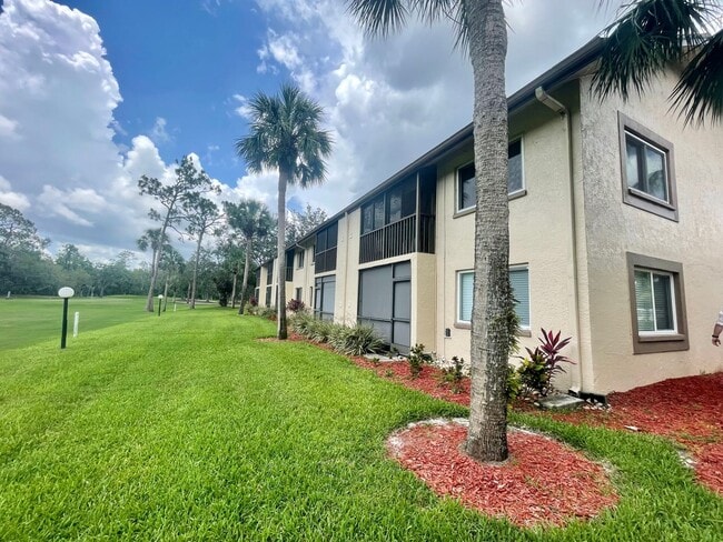 Building Photo - Cross Creek 2nd floor condo 2 bed 2 bath !!!!! Free Application!!