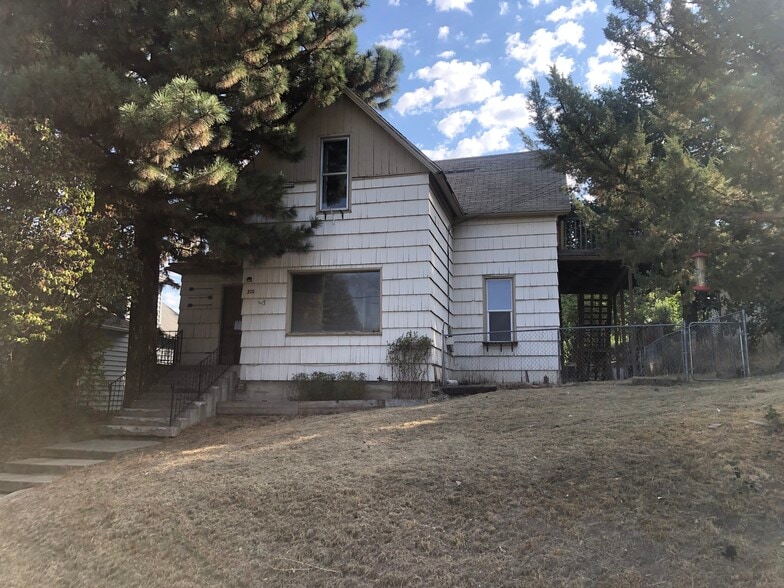 Primary Photo - 320 SE High St