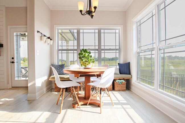 Building Photo - Pet Friendly in Sango!