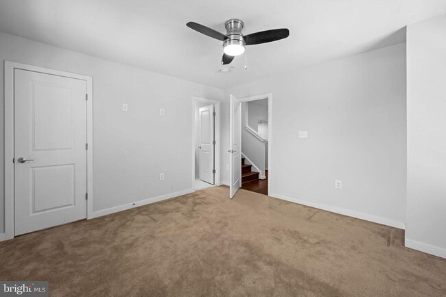 Building Photo - 2431 Glenallan Ave