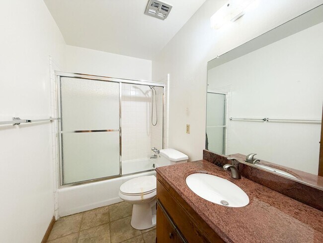 Building Photo - 725 Harrison St