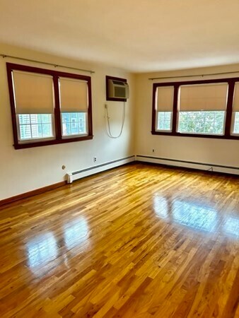 Building Photo - 184 Safford St