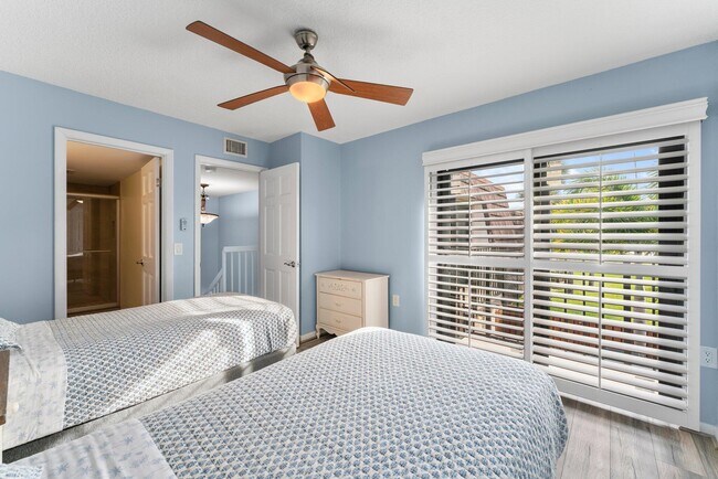 Building Photo - 1806 18th Ct